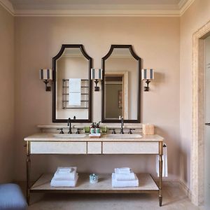 Camera standard con letto king size